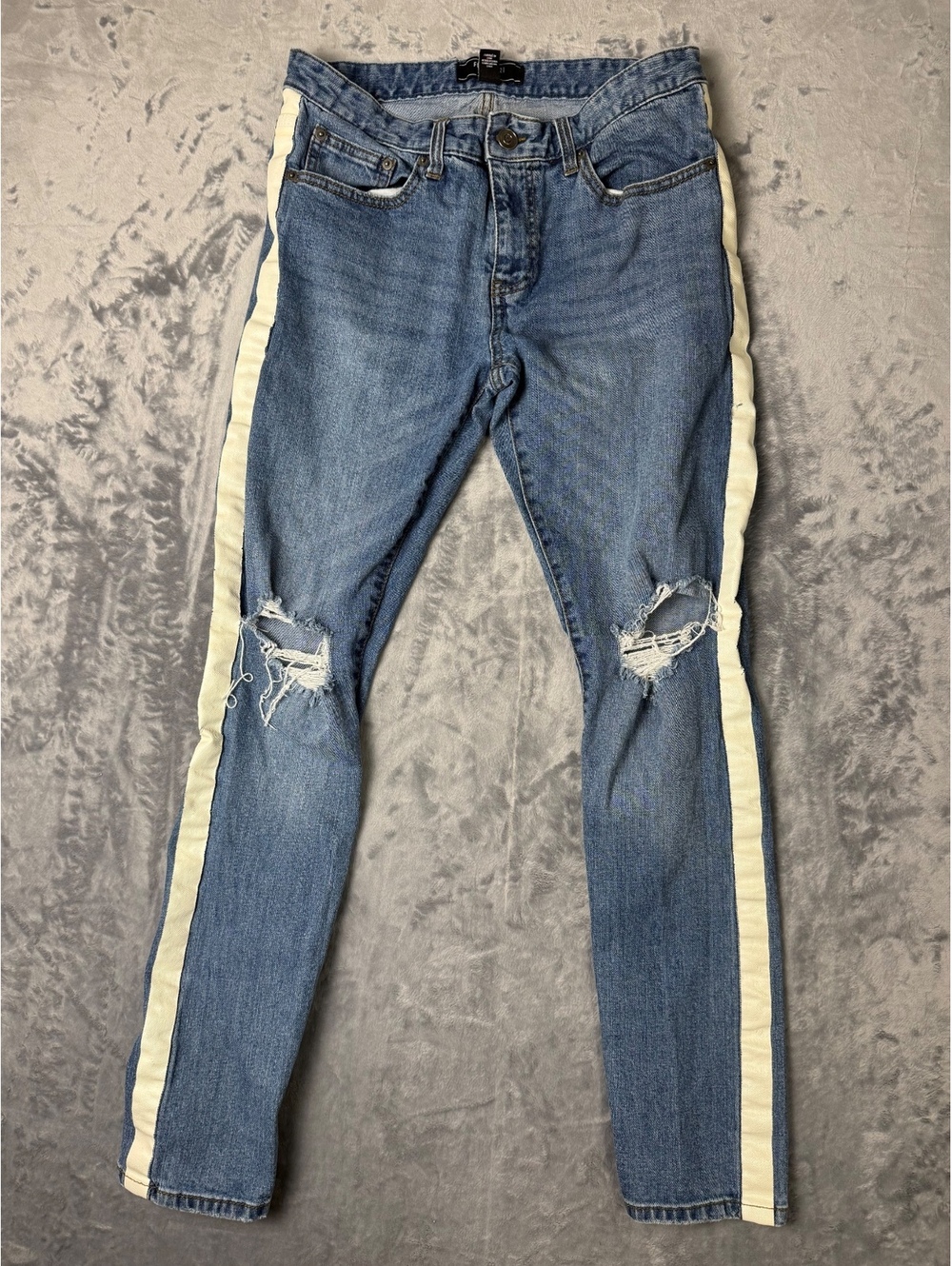 Forever 21 Men's Blue Distressed Denim Jeans with White Side Stripe, Size 31